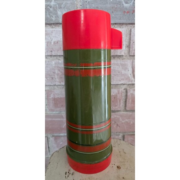 Vintage Aladdin's Quality Thermos Bottle No. 16C Pint Red and Green 10" USA - Picture 1 of 7